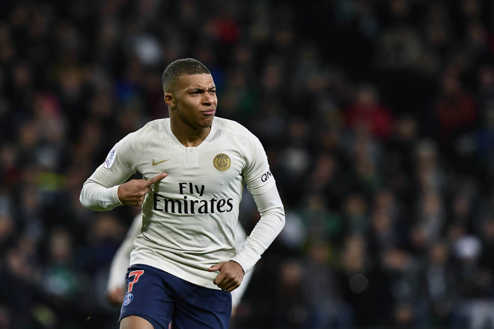 特斯拉(TSLA.US)Cybertruck喜获大金主! ?SpaceX大单传闻引爆“赛博风电动皮卡”增长叙事